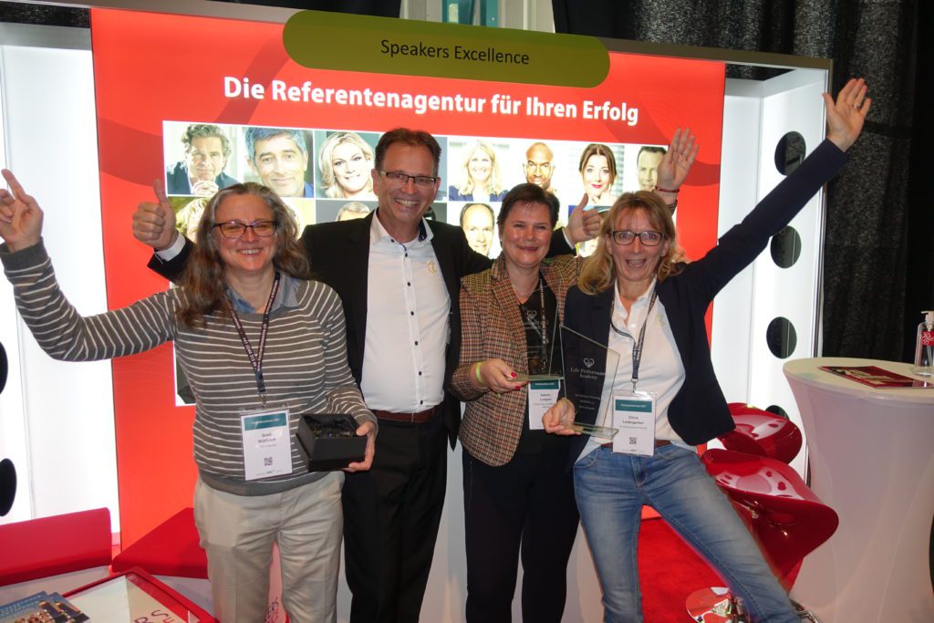 Herzlichen Glückwunsch - Auszeichnung von 3 Kundinnen und ein Höhepunkt! Ganz herzliche Gratulation Euch zu WINNERs und SUPERIORs liebe Greti Wüthrich, Kathrin Lempert und Silvia Ledergerber.